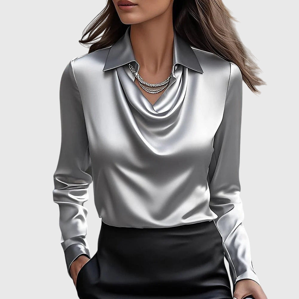 Sylvie™ | Bluse mit luxuriösem Glanz und Faltenkragen